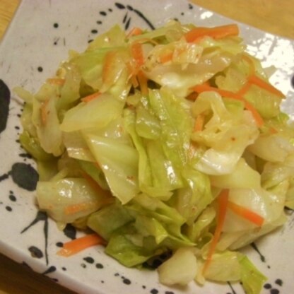 キャベツがドンドン進む美味しさでした。しかもレンジで作れるのも良いですね。翌日、味が浸みたところも美味しくて二回目は倍量で作り冷蔵庫に常備して頂きました。